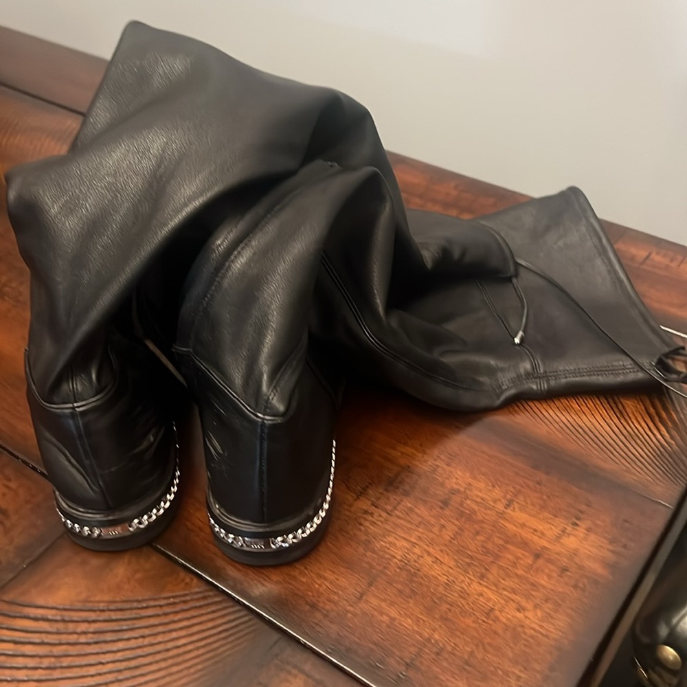 Use - Picture 2 of 3